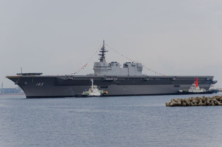 1024px-JS_Izumo_(DDH-183)_just_after_her_launch